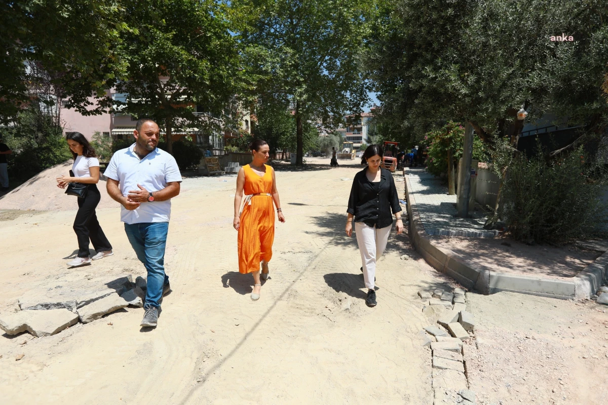 Efes Selçuk Belediyesi, Eşref Arna Caddesi’nde Yol Yenileme Çalışmalarını İnceledi